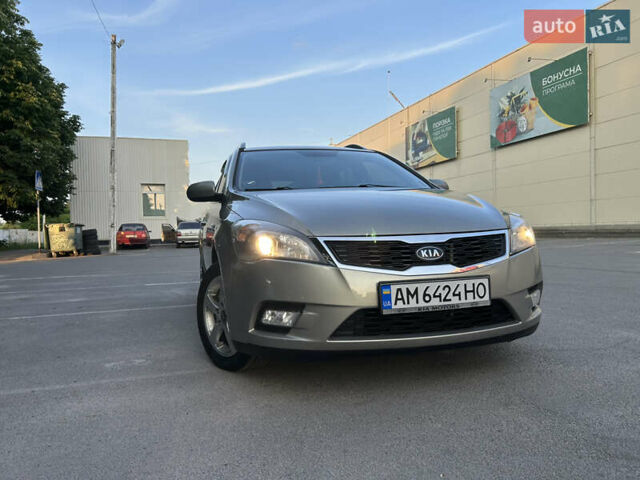 Серый Киа Сид, объемом двигателя 1.58 л и пробегом 285 тыс. км за 6500 $, фото 1 на Automoto.ua