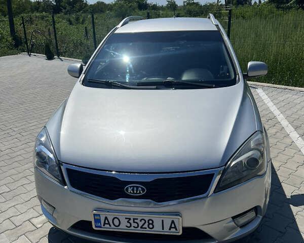 Серый Киа Сид, объемом двигателя 1.6 л и пробегом 264 тыс. км за 6800 $, фото 1 на Automoto.ua