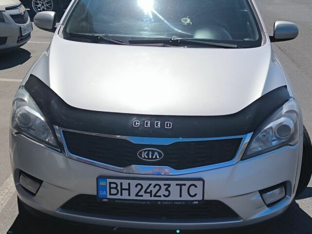 Серый Киа Сид, объемом двигателя 1.6 л и пробегом 258 тыс. км за 6600 $, фото 1 на Automoto.ua