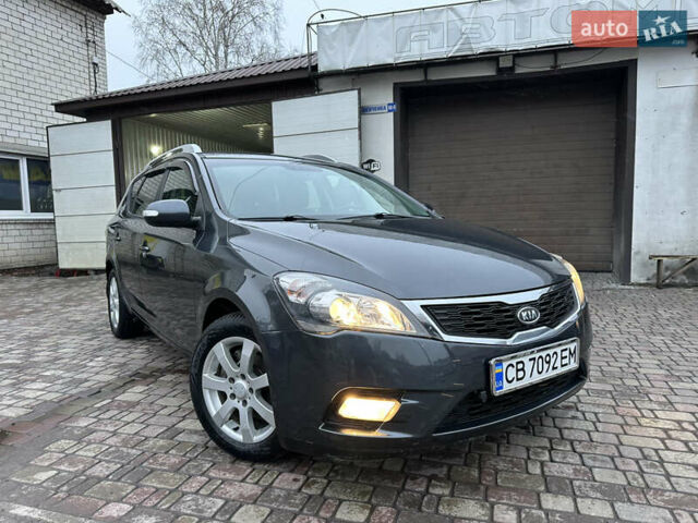 Сірий Кіа Сід, об'ємом двигуна 1.58 л та пробігом 249 тис. км за 7800 $, фото 1 на Automoto.ua