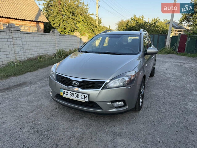 Серый Киа Сид, объемом двигателя 1.6 л и пробегом 190 тыс. км за 5900 $, фото 1 на Automoto.ua