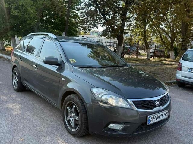 Серый Киа Сид, объемом двигателя 1.6 л и пробегом 388 тыс. км за 5100 $, фото 1 на Automoto.ua