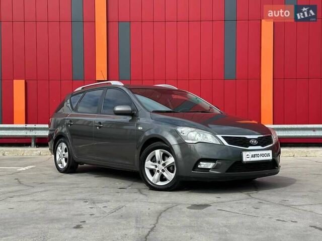 Серый Киа Сид, объемом двигателя 1.58 л и пробегом 241 тыс. км за 7490 $, фото 1 на Automoto.ua
