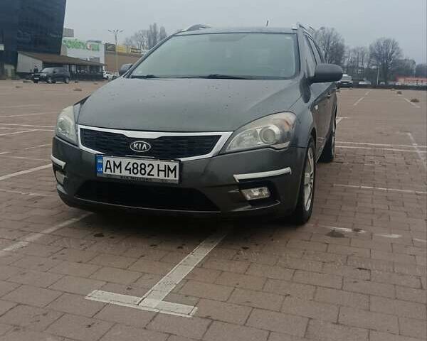 Сірий Кіа Сід, об'ємом двигуна 1.58 л та пробігом 258 тис. км за 6500 $, фото 1 на Automoto.ua