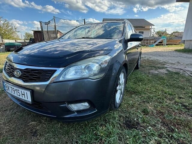 Серый Киа Сид, объемом двигателя 1.58 л и пробегом 280 тыс. км за 6600 $, фото 1 на Automoto.ua