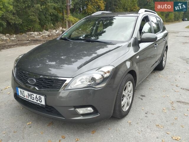 Серый Киа Сид, объемом двигателя 1.6 л и пробегом 247 тыс. км за 7950 $, фото 1 на Automoto.ua