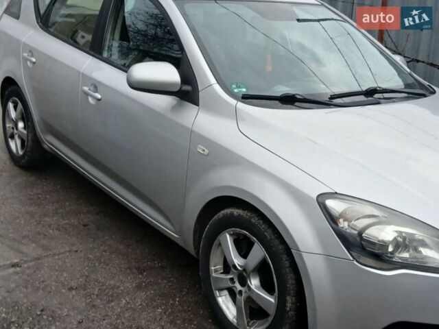 Сірий Кіа Сід, об'ємом двигуна 1.58 л та пробігом 227 тис. км за 6700 $, фото 1 на Automoto.ua