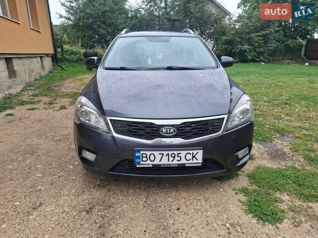 Серый Киа Сид, объемом двигателя 1.4 л и пробегом 230 тыс. км за 3499 $, фото 1 на Automoto.ua
