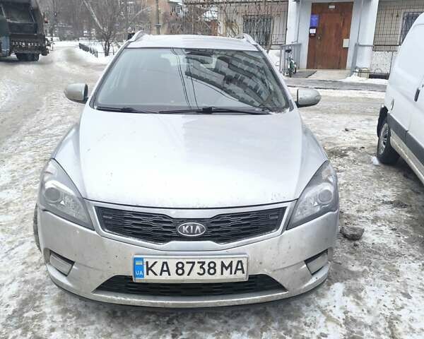 Серый Киа Сид, объемом двигателя 1.59 л и пробегом 145 тыс. км за 8500 $, фото 1 на Automoto.ua