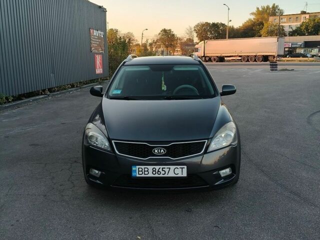 Серый Киа Сид, объемом двигателя 1.6 л и пробегом 282 тыс. км за 7600 $, фото 1 на Automoto.ua