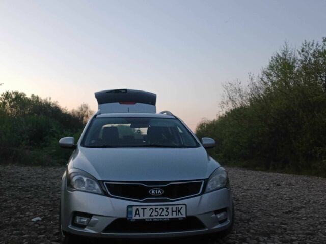 Серый Киа Сид, объемом двигателя 1.6 л и пробегом 236 тыс. км за 6000 $, фото 1 на Automoto.ua