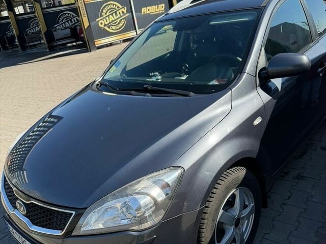 Серый Киа Сид, объемом двигателя 1.6 л и пробегом 309 тыс. км за 6500 $, фото 1 на Automoto.ua
