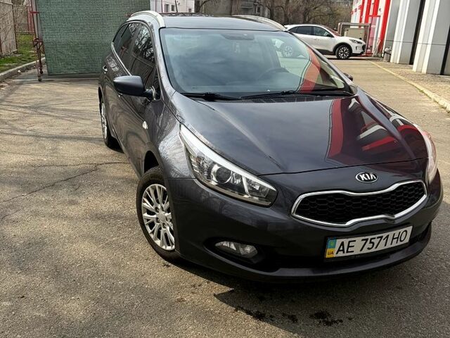Серый Киа Сид, объемом двигателя 1.6 л и пробегом 205 тыс. км за 9900 $, фото 1 на Automoto.ua