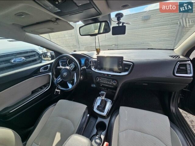 Серый Киа Сид, объемом двигателя 1.59 л и пробегом 60 тыс. км за 16912 $, фото 1 на Automoto.ua