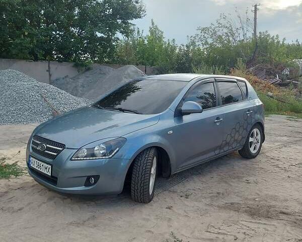 Синий Киа Сид, объемом двигателя 1.6 л и пробегом 250 тыс. км за 5200 $, фото 1 на Automoto.ua