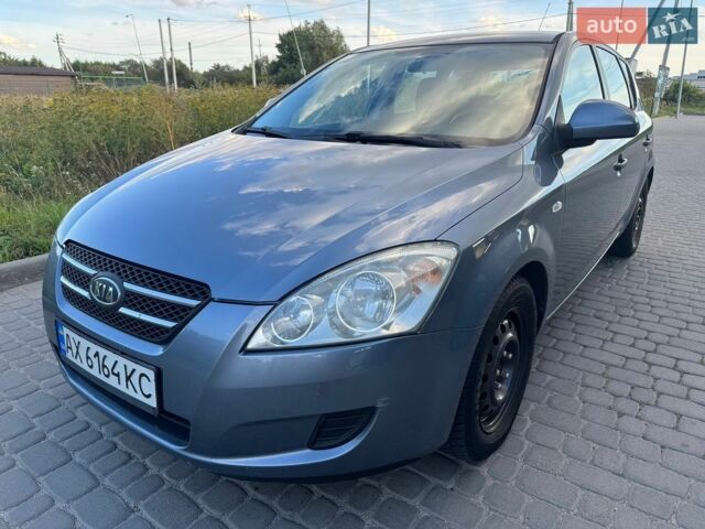 Синий Киа Сид, объемом двигателя 1.6 л и пробегом 292 тыс. км за 6000 $, фото 1 на Automoto.ua