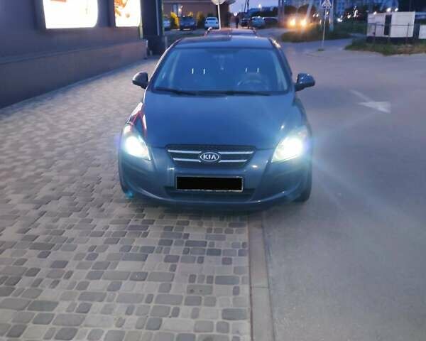 Синий Киа Сид, объемом двигателя 1.6 л и пробегом 399 тыс. км за 2999 $, фото 1 на Automoto.ua