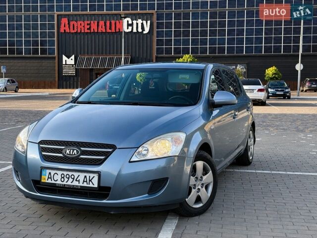 Синий Киа Сид, объемом двигателя 1.4 л и пробегом 265 тыс. км за 4200 $, фото 1 на Automoto.ua