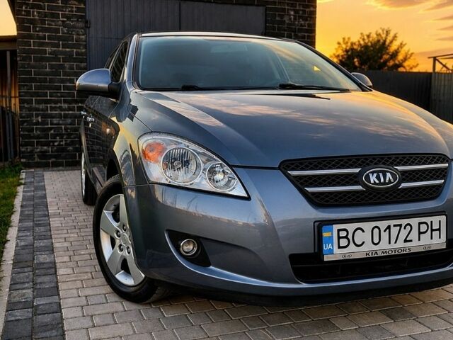 Синий Киа Сид, объемом двигателя 1.4 л и пробегом 220 тыс. км за 4150 $, фото 1 на Automoto.ua