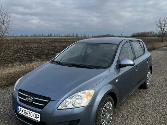 Синий Киа Сид, объемом двигателя 1.6 л и пробегом 238 тыс. км за 4800 $, фото 1 на Automoto.ua