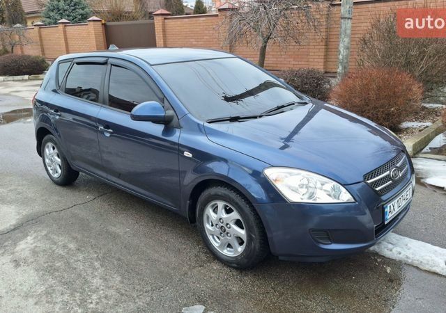 Синий Киа Сид, объемом двигателя 1.4 л и пробегом 117 тыс. км за 5750 $, фото 1 на Automoto.ua