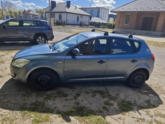 Синій Кіа Сід, об'ємом двигуна 1.4 л та пробігом 265 тис. км за 4000 $, фото 1 на Automoto.ua