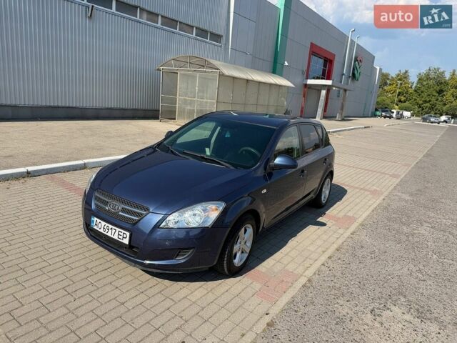 Синий Киа Сид, объемом двигателя 1.4 л и пробегом 220 тыс. км за 4500 $, фото 1 на Automoto.ua