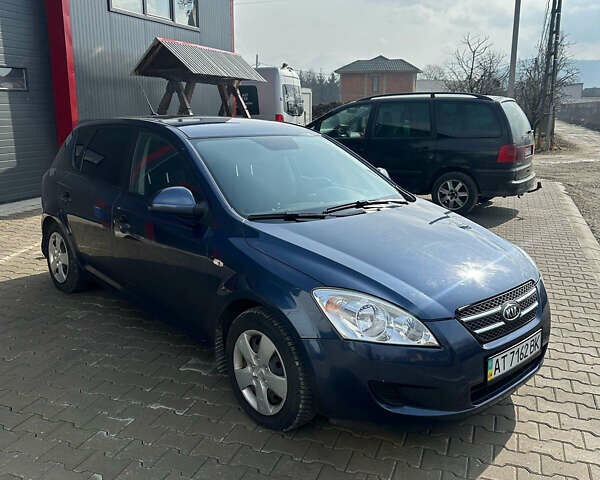 Синий Киа Сид, объемом двигателя 1.4 л и пробегом 144 тыс. км за 5100 $, фото 1 на Automoto.ua