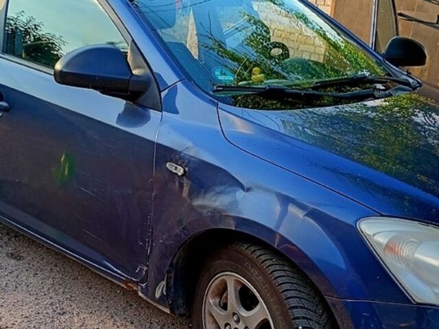 Синій Кіа Сід, об'ємом двигуна 1.4 л та пробігом 369 тис. км за 3999 $, фото 1 на Automoto.ua