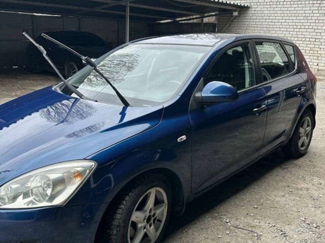 Синій Кіа Сід, об'ємом двигуна 1.6 л та пробігом 291 тис. км за 5600 $, фото 1 на Automoto.ua