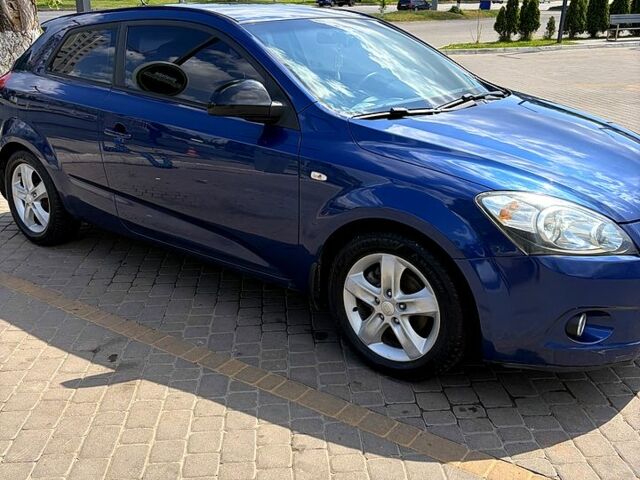 Синий Киа Сид, объемом двигателя 1.4 л и пробегом 210 тыс. км за 6000 $, фото 1 на Automoto.ua