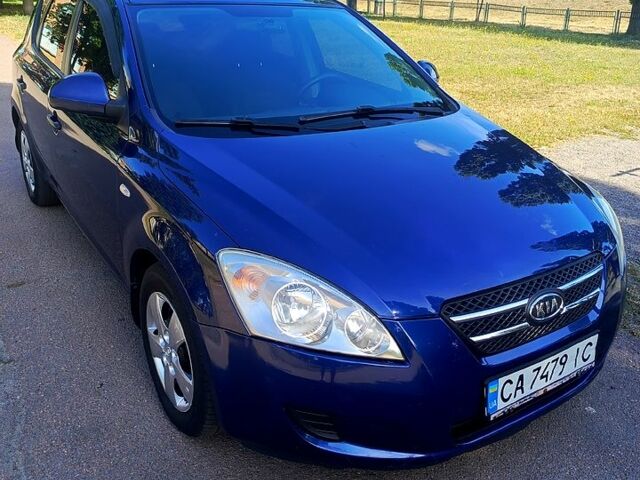 Синій Кіа Сід, об'ємом двигуна 1.4 л та пробігом 200 тис. км за 4400 $, фото 1 на Automoto.ua