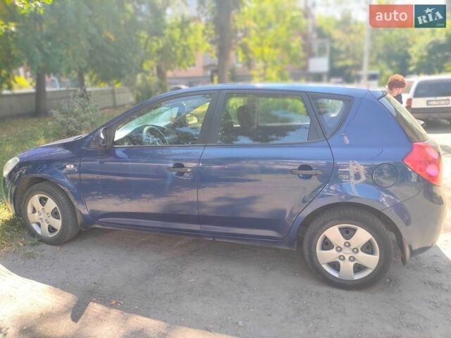 Синий Киа Сид, объемом двигателя 1.4 л и пробегом 122 тыс. км за 5500 $, фото 1 на Automoto.ua