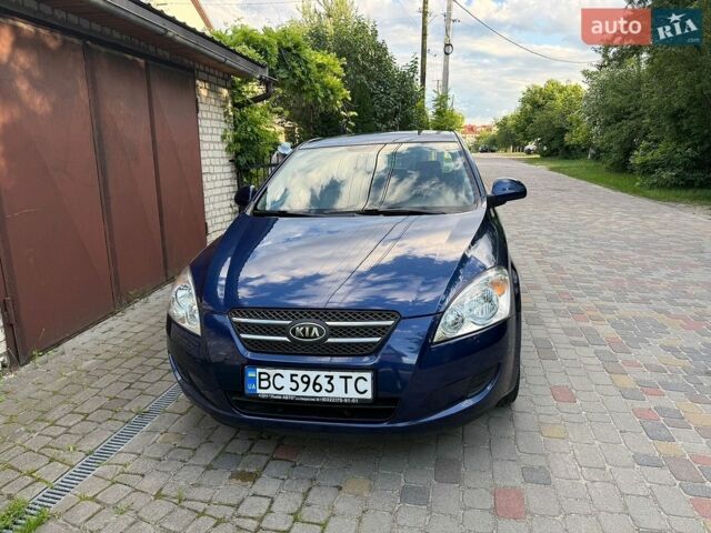 Синий Киа Сид, объемом двигателя 1.59 л и пробегом 150 тыс. км за 6700 $, фото 1 на Automoto.ua