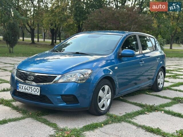 Синій Кіа Сід, об'ємом двигуна 1.6 л та пробігом 152 тис. км за 6200 $, фото 1 на Automoto.ua