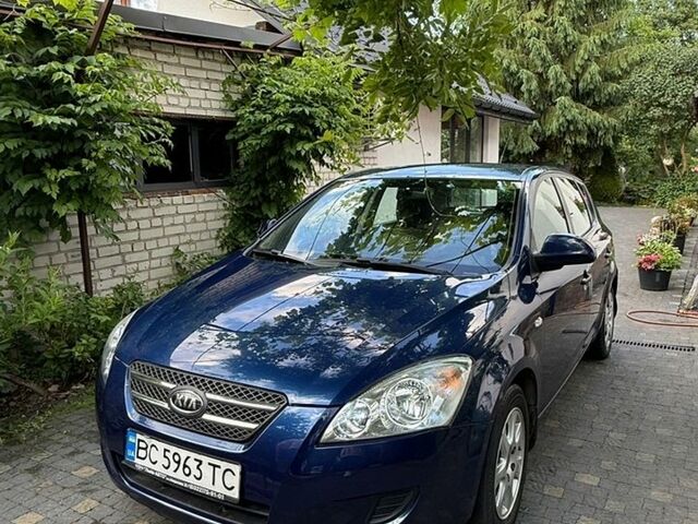 Синій Кіа Сід, об'ємом двигуна 1.59 л та пробігом 150 тис. км за 6500 $, фото 1 на Automoto.ua
