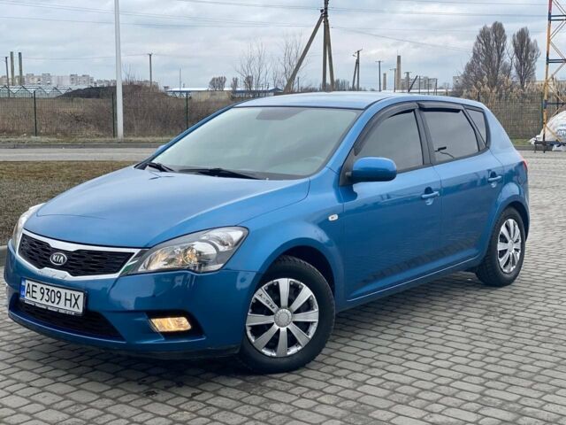 Синий Киа Сид, объемом двигателя 1.4 л и пробегом 95 тыс. км за 7000 $, фото 1 на Automoto.ua