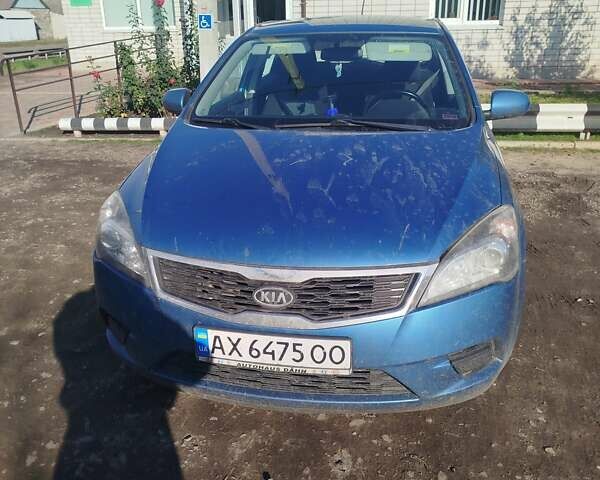 Синий Киа Сид, объемом двигателя 1.59 л и пробегом 140 тыс. км за 6200 $, фото 1 на Automoto.ua
