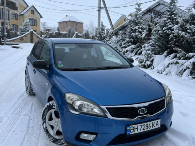 Синій Кіа Сід, об'ємом двигуна 1.4 л та пробігом 203 тис. км за 4999 $, фото 1 на Automoto.ua