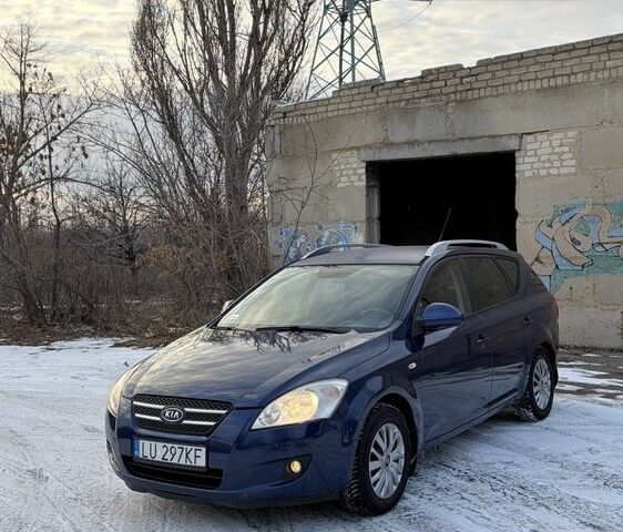 Синий Киа Сид, объемом двигателя 1.6 л и пробегом 300 тыс. км за 2999 $, фото 1 на Automoto.ua
