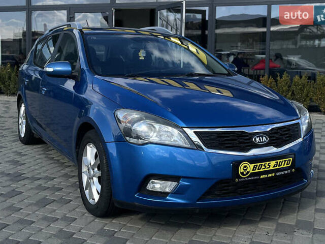 Синий Киа Сид, объемом двигателя 1.58 л и пробегом 325 тыс. км за 5600 $, фото 1 на Automoto.ua