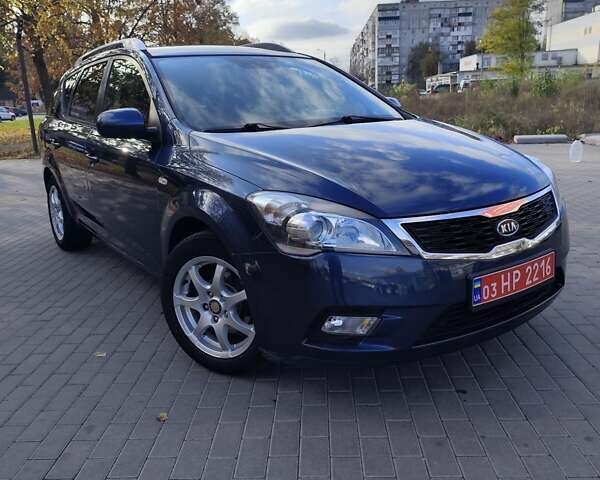 Киа Сид 2010 в Белой Церкве на Automoto.ua Синий Киа Сид, объемом двигателя 1.4 л и пробегом 217 тыс. км за 6300 $, фото 1 на Automoto.ua
