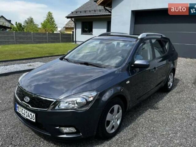 Синий Киа Сид, объемом двигателя 1.4 л и пробегом 245 тыс. км за 4100 $, фото 1 на Automoto.ua