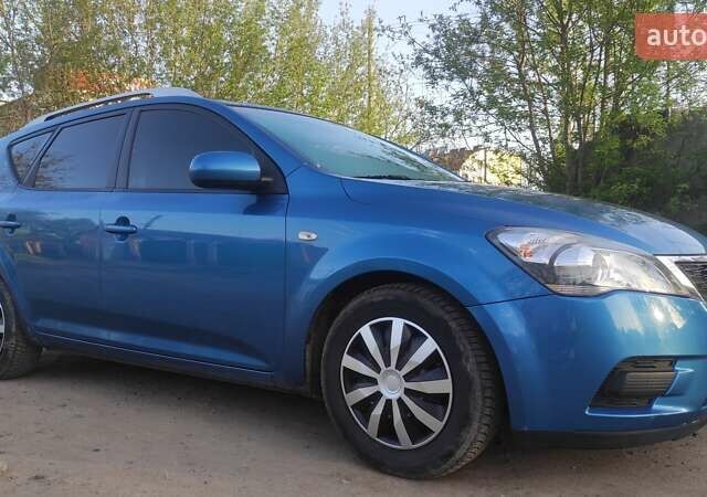 Синий Киа Сид, объемом двигателя 1.58 л и пробегом 212 тыс. км за 6500 $, фото 1 на Automoto.ua