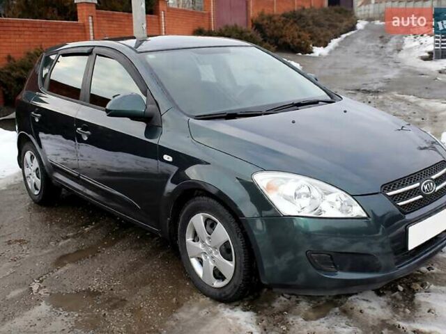 Зелений Кіа Сід, об'ємом двигуна 1.6 л та пробігом 166 тис. км за 7200 $, фото 1 на Automoto.ua