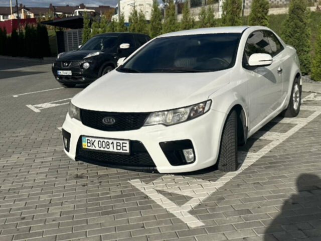 Белый Киа Cerato KOUP, объемом двигателя 2 л и пробегом 200 тыс. км за 8100 $, фото 1 на Automoto.ua