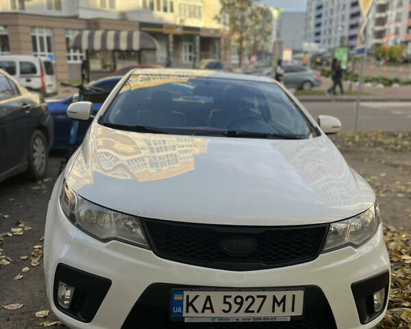 Белый Киа Cerato KOUP, объемом двигателя 1.6 л и пробегом 235 тыс. км за 6800 $, фото 1 на Automoto.ua