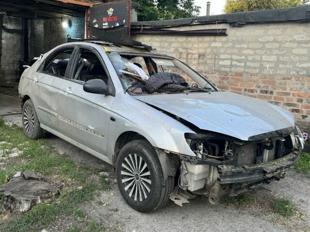 Білий Кіа Черато, об'ємом двигуна 0 л та пробігом 223 тис. км за 900 $, фото 1 на Automoto.ua