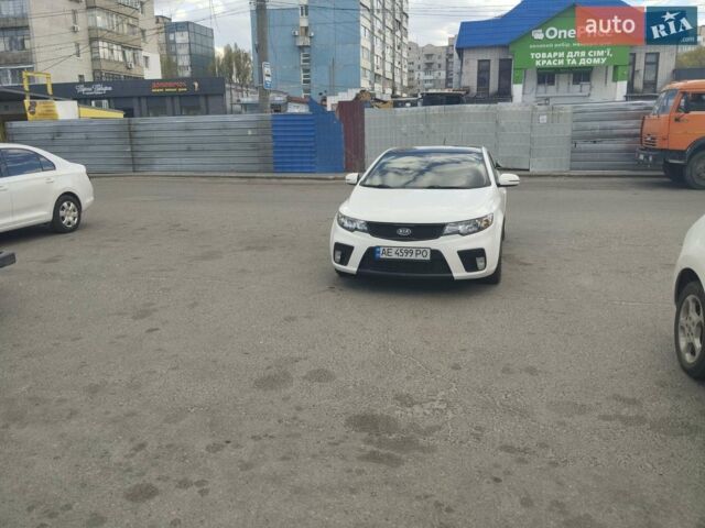 Белый Киа Черато, объемом двигателя 1.59 л и пробегом 132 тыс. км за 7300 $, фото 1 на Automoto.ua