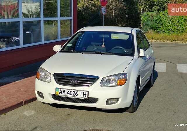 Белый Киа Черато, объемом двигателя 1.6 л и пробегом 144 тыс. км за 5000 $, фото 1 на Automoto.ua